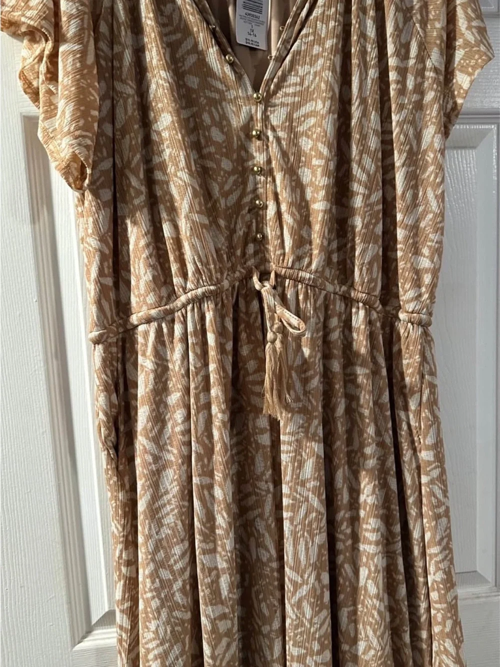 torrid NWT Beige & Cream Printed Maxi Dress with Tie Waist